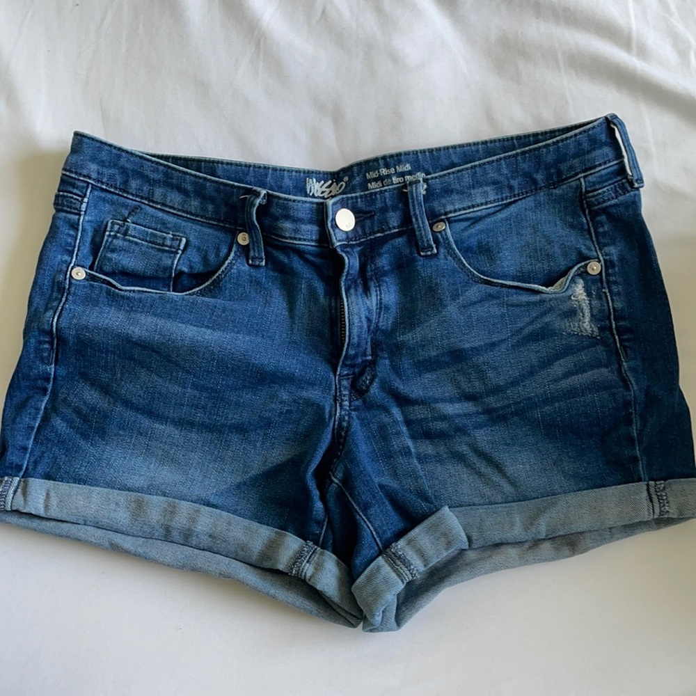 Stretchy shorts